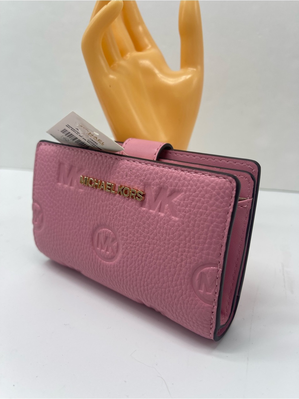 MICHAEL KORS Jet Set Travel Md Zip CoinLogo Debossed Bifold Wallet
Carnation
NWT - Picture 2 of 16